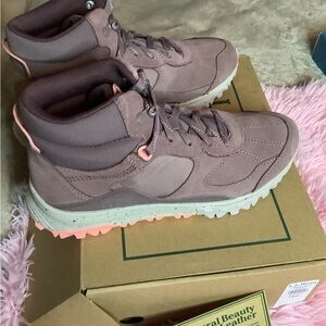 New L.L. Bean Women's Everywhere Explorer Boots in Size 8 M Color Mauve Taupe